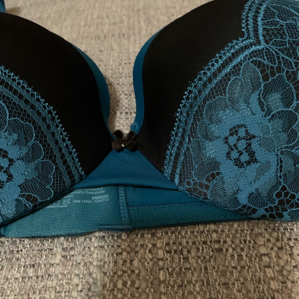 Maidenform Love the Lift Strappy Lace Push-Up Bra